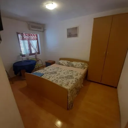 Milunovic * Makarska